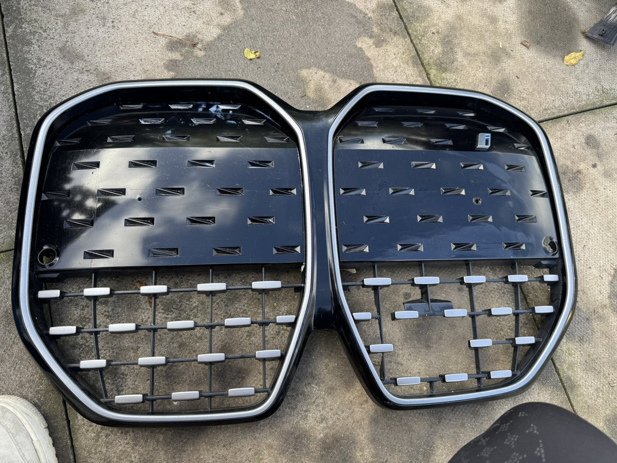 BMW i4 G26 2021-2024 Gril Kidney Hadapan 51139463249 8738563 Alat Ganti