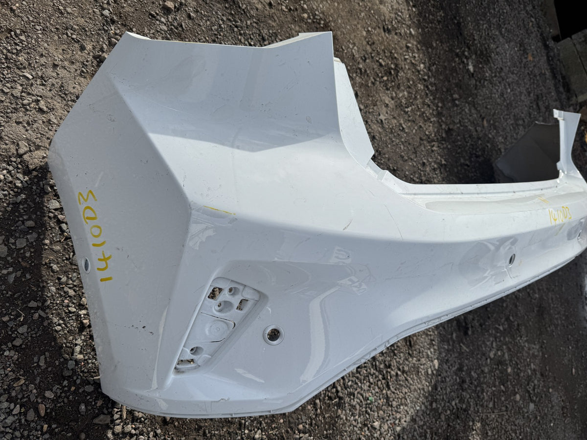 2025 Ford Focus Mk4 Bicorps Pare-chocs arrière PDC Blanc JX7B-17906-A1W Bosselé