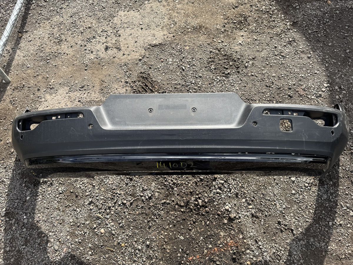 Volvo XC40 2018-2026 リアバンパーロアセクション + ディフューザー PDC 31449333 傷あり
