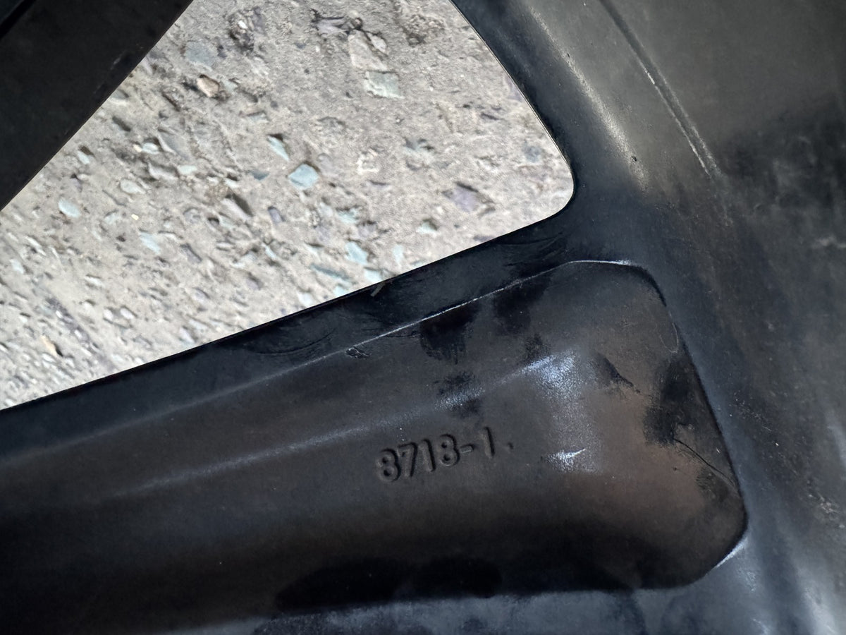 Range Rover Sport L461 23in Wheel Black Style 5135 N9X2-1007-HB Buckled