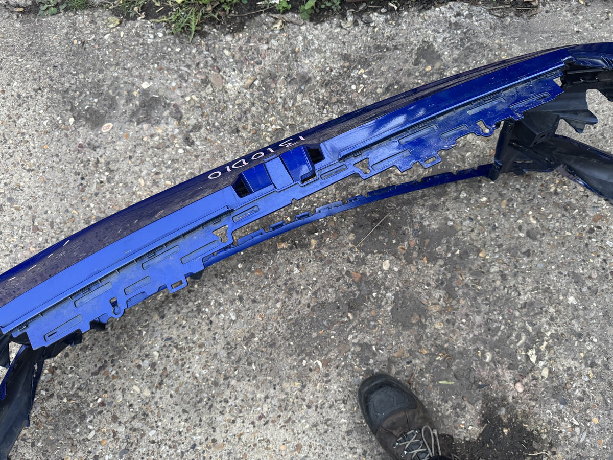 VW Golf R Mk8 2021-2023 Предна Броня Синя 5H0807221E Надраскана Огъната