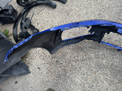 VW Golf R Mk8 2021-2023 Предна Броня Синя 5H0807221E Надраскана Огъната