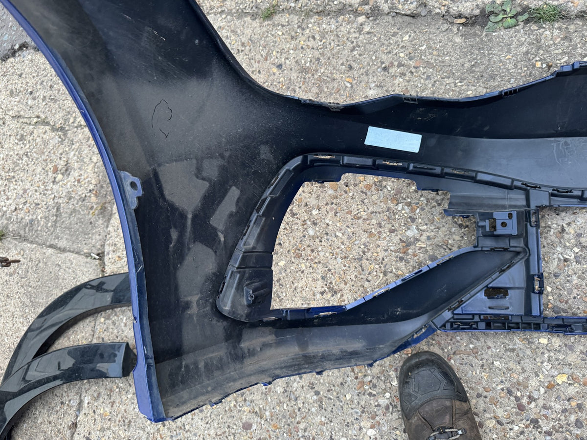 VW Golf R Mk8 2021-2023 Предна Броня Синя 5H0807221E Надраскана Огъната