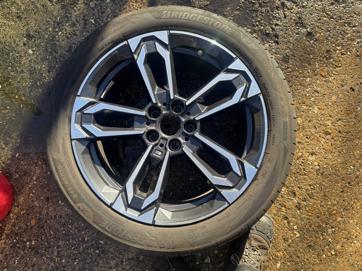 BMW X1 U11 iX1 19 Алуминиева джанта 871M 6898051 8J ET46 Bridgestone 245/45 R19 Гума