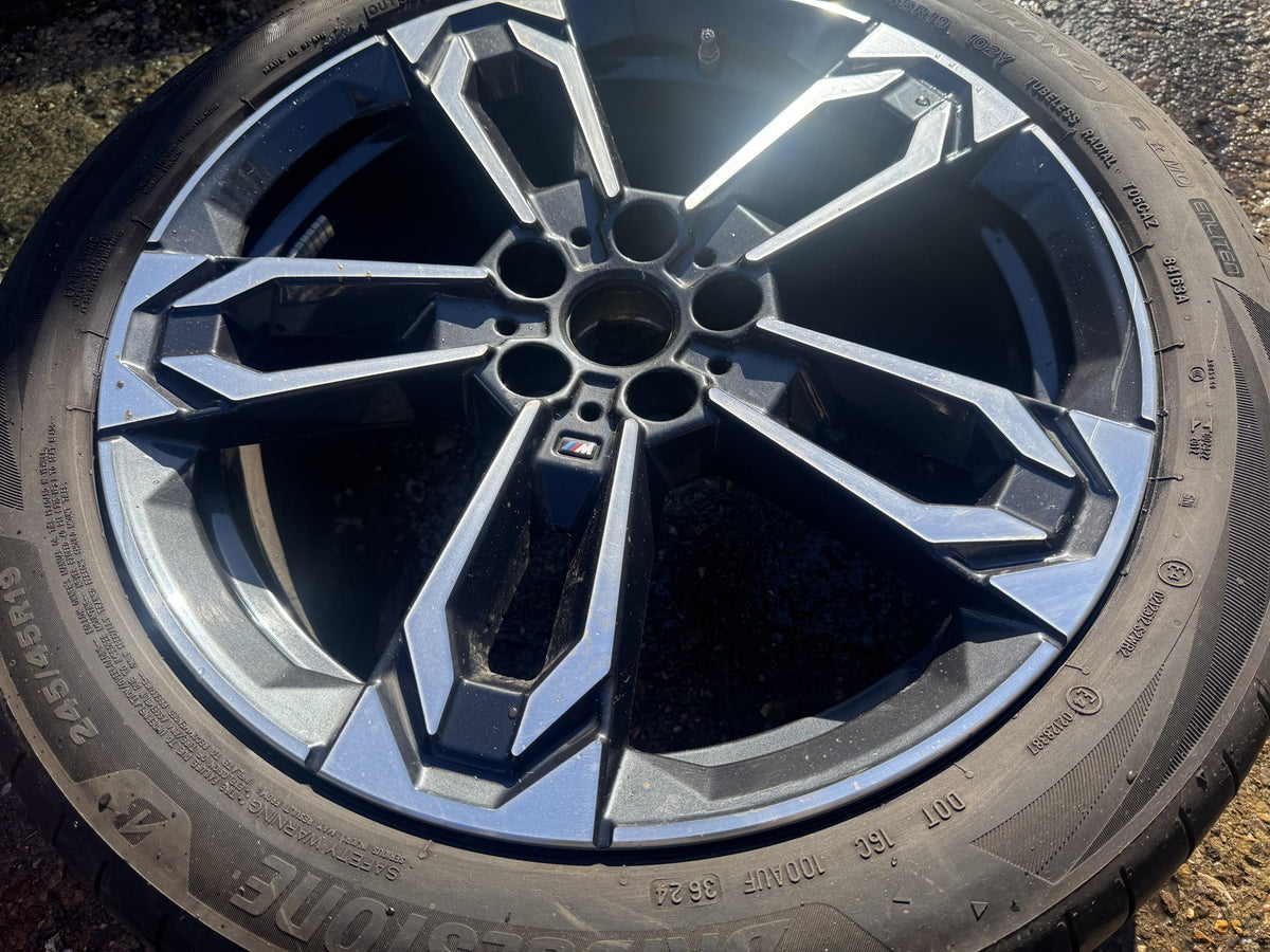 BMW X1 U11 iX1 19 Алуминиева джанта 871M 6898051 8J ET46 Bridgestone 245/45 R19 Гума