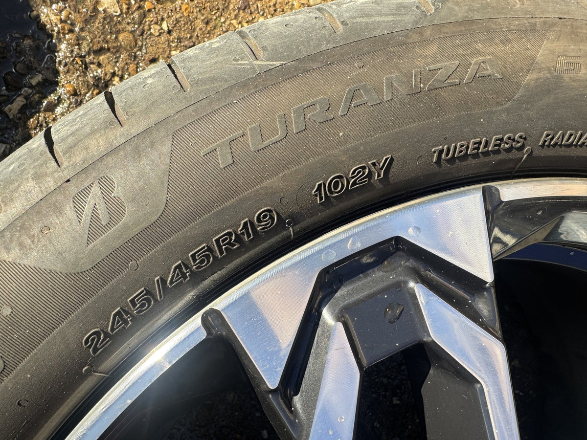 BMW X1 U11 iX1 19 Алуминиева джанта 871M 6898051 8J ET46 Bridgestone 245/45 R19 Гума