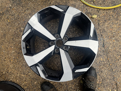 Nissan Juke F16 2019-2026 19 colos alufelni 7.5J ET35 6PA3B Diamond Cut padkás