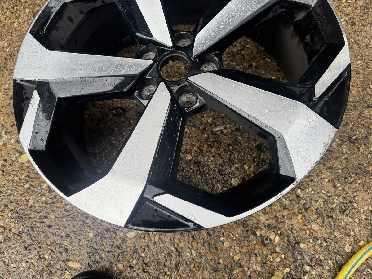 Nissan Juke F16 2019-2026 19 colos alufelni 7.5J ET35 6PA3B Diamond Cut padkás