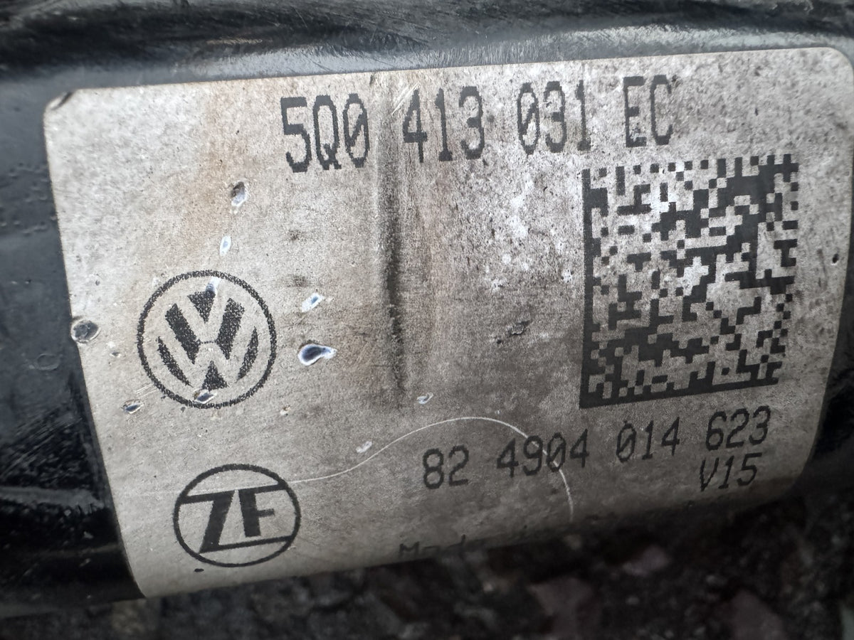 Golf R Mk7 VW Преден Десен Амортисьор Стойка + Шенкел Главина 5Q0413031EC 5Q0407258C