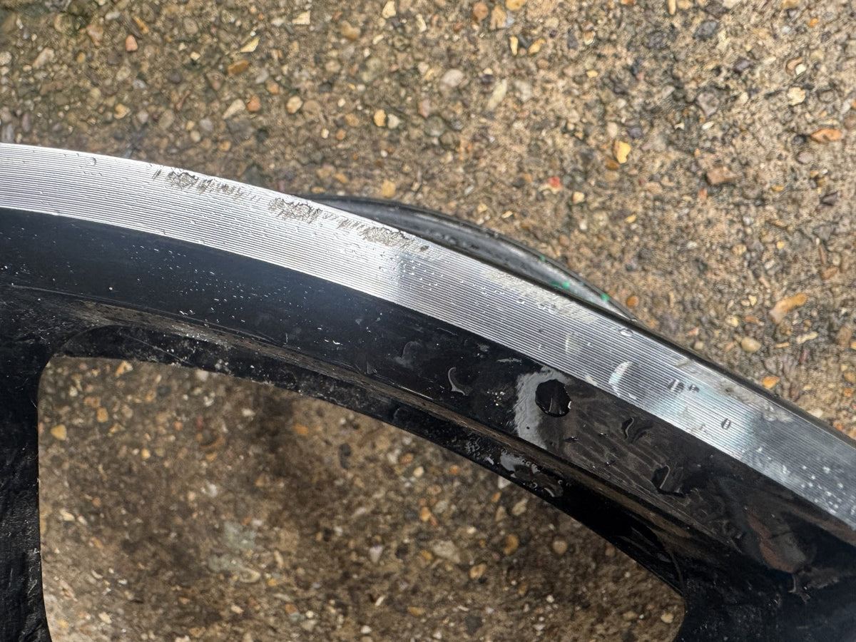 BMW M5 F90 M8 Alufelge vorne 20 Zoll 9.5J ET28 8073849 Bordsteinschaden Schlag