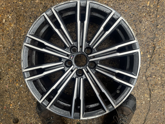 BMW 3 sorozat G20 G21 18 colos első alufelni 790M 7.5J ET25 8089890 padkasérült