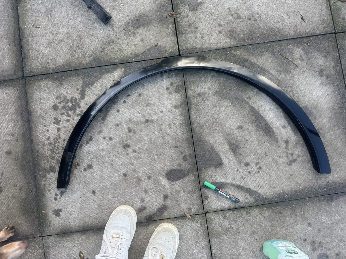 Land Rover Discovery 5 L462 Front Left Wheel Arch Trim HY3M-16A075-AC No PDC