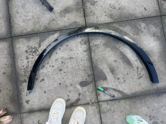 Land Rover Discovery 5 L462 Front Left Wheel Arch Trim HY3M-16A075-AC No PDC