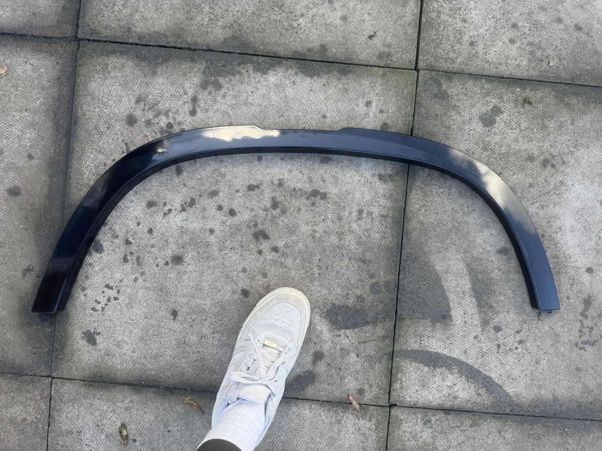 Land Rover Defender L663 Front Right Wheel Arch Trim Black L8B2-16A074-BB