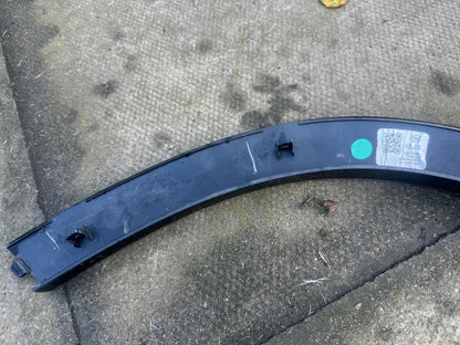 Land Rover Defender L663 Front Right Wheel Arch Trim Black L8B2-16A074-BB