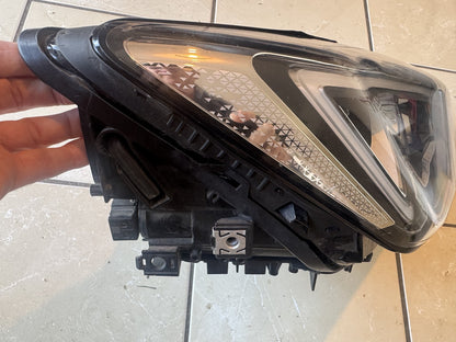 2021 Cupra Formentor első jobb Full LED fényszóró 5FH941008E alkatrésznek vagy javításra