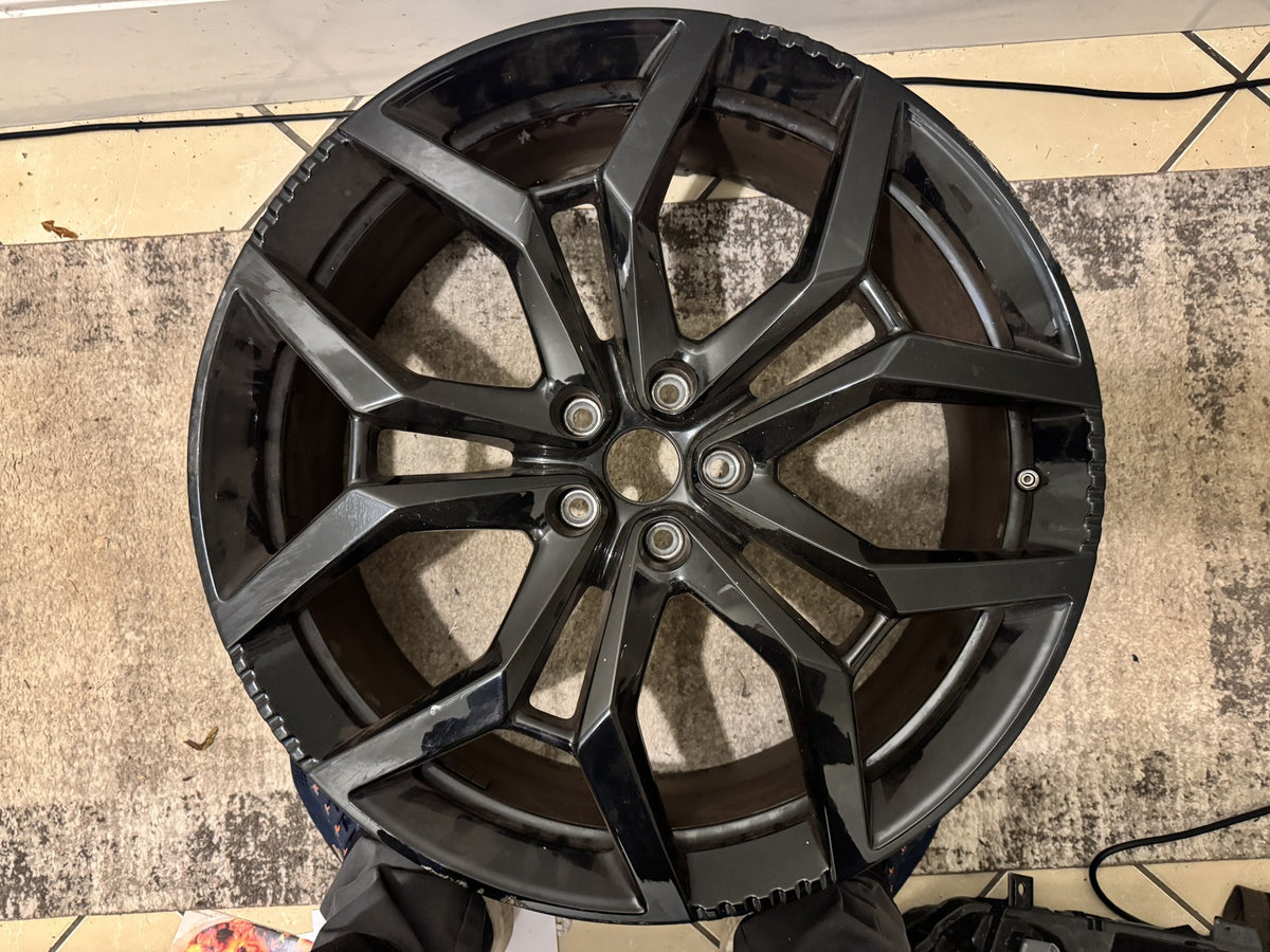 Lotus Eletre 23in Front Alloy Wheel 9Jx23 ET33 8894806832BB3 Scratched