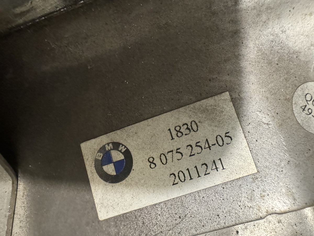 BMW 8 Series G14 G15 G16 Trim Paip Ekzos Kanan Krom 8075254 Tulen