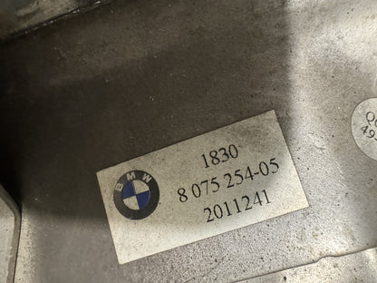BMW 8 Series G14 G15 G16 Trim Paip Ekzos Kanan Krom 8075254 Tulen