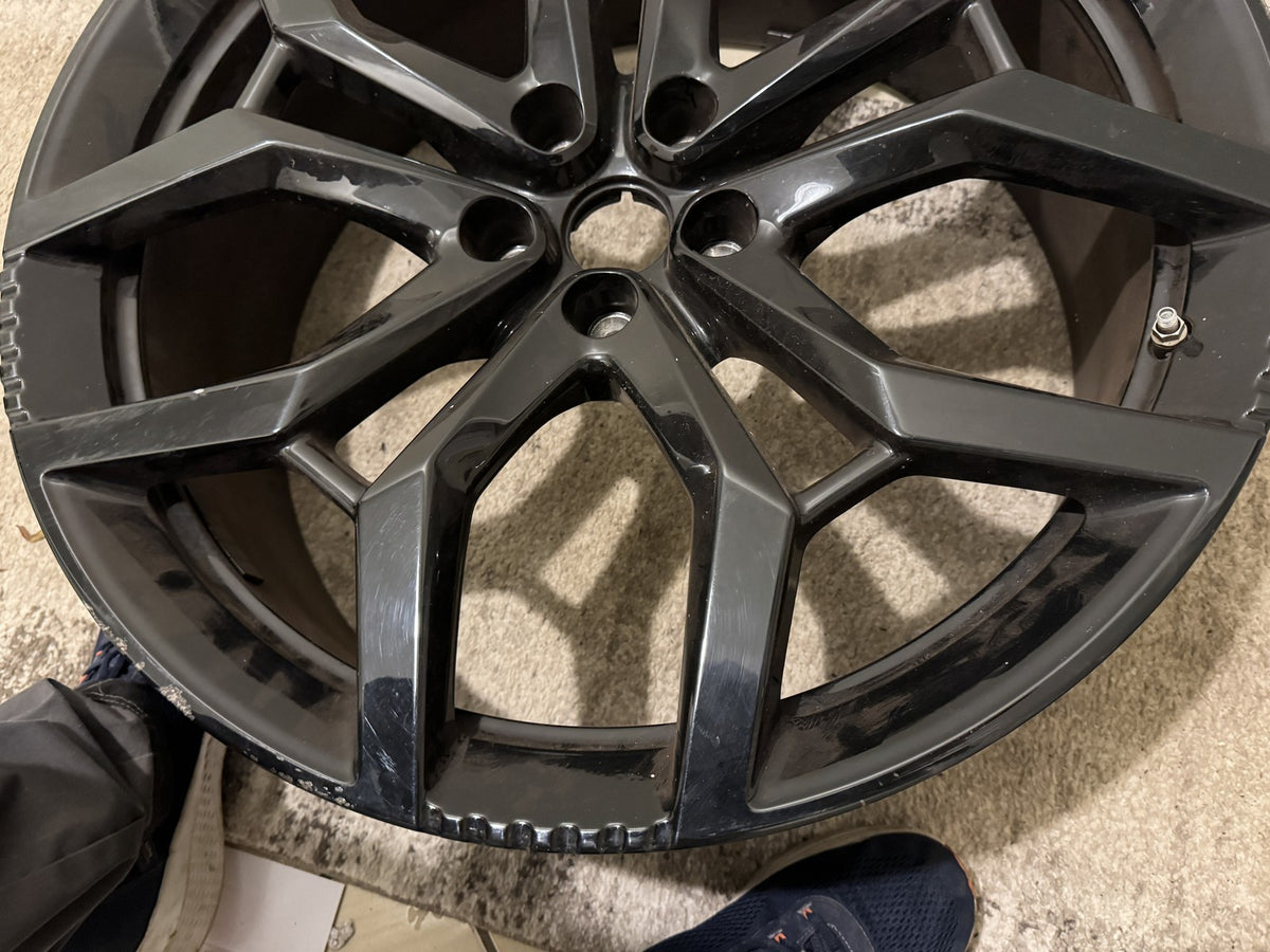 Lotus Eletre 23in Front Alloy Wheel 9Jx23 ET33 8894806832BB3 Scratched