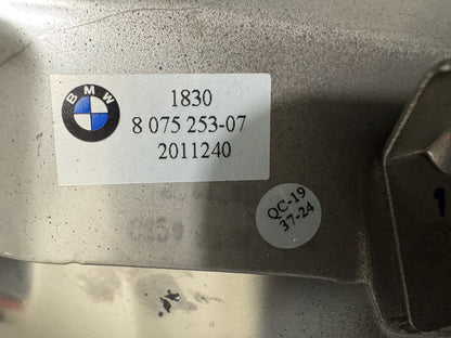 BMW 8 sorozat G14 G15 G16 bal kipufogóvég krém dísz 8075253 eredeti