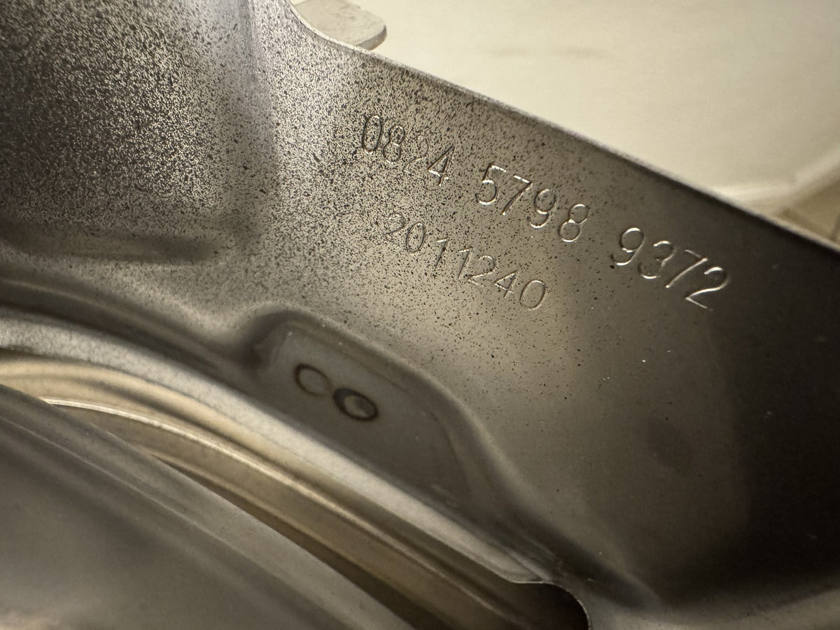 BMW 8 sorozat G14 G15 G16 bal kipufogóvég krém dísz 8075253 eredeti