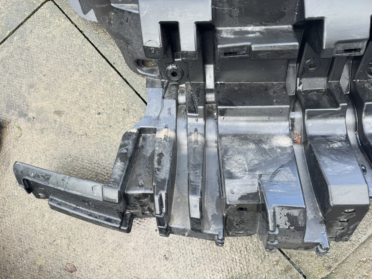 BYD Dolphin 2023-2026 Supporto griglia superiore paraurti anteriore EM2EU-2803115