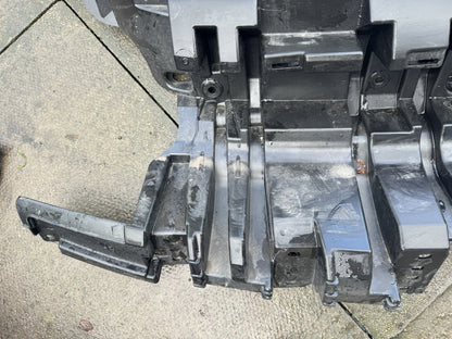 BYD Dolphin 2023-2026 Supporto griglia superiore paraurti anteriore EM2EU-2803115
