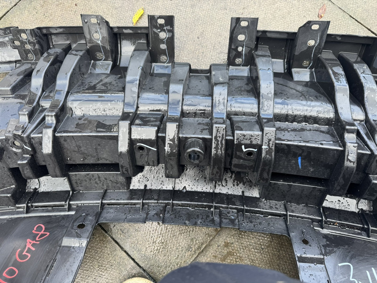 BYD Dolphin 2023-2026 Supporto griglia superiore paraurti anteriore EM2EU-2803115