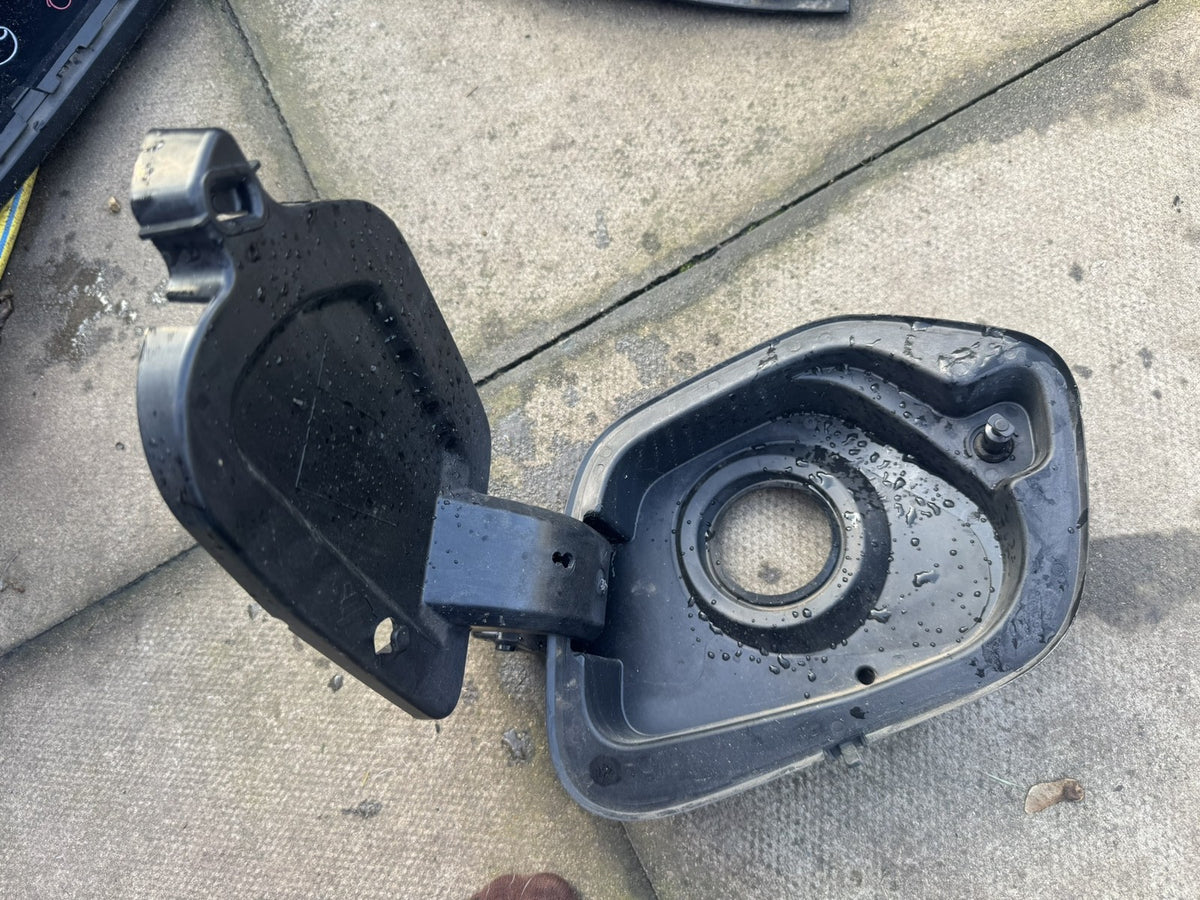 Vauxhall Corsa F 2019-2025 Alloggiamento Sportellino Carburante Attuatore 39167575 39167574