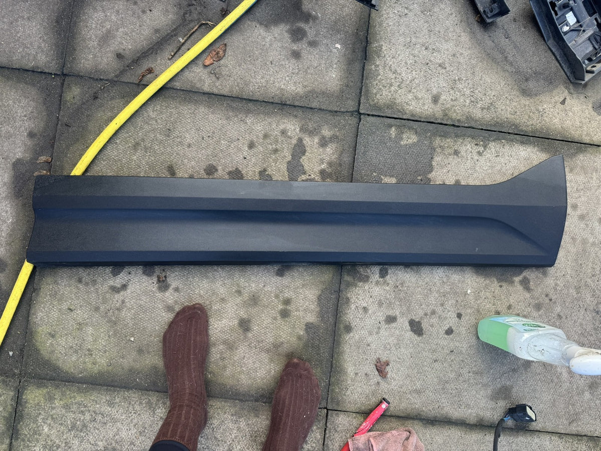 Volvo XC40 EX40 Modanatura Inferiore Portiera Anteriore Destra 32409185 32409191 Originale