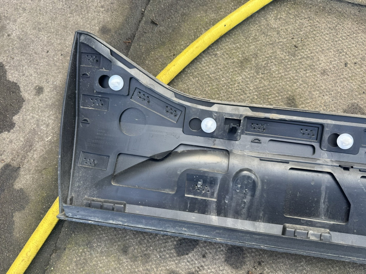 Volvo XC40 EX40 Modanatura Inferiore Portiera Anteriore Destra 32409185 32409191 Originale