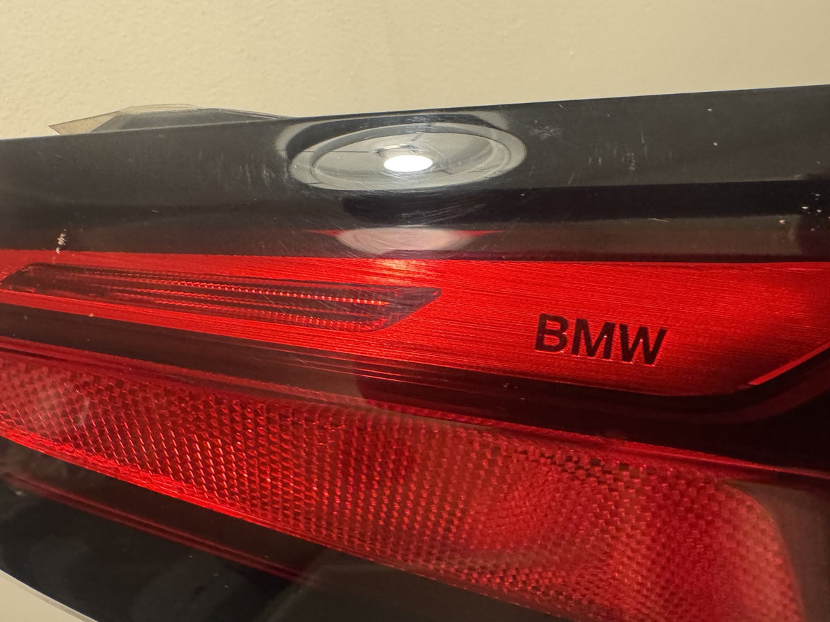 BMW Serie 5 G30 LCI M5 F90 Fanale Posteriore Sinistro Esterno 63218493811 Originale