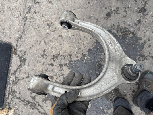 BMW M5 F90 M8 F92 Braccio oscillante superiore anteriore sinistro camber 31108053331 Originale