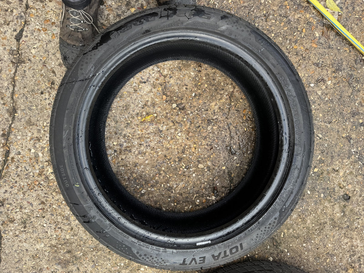 225 45 19 Accelera Iota EVT 96W 225/45ZR19 Pneumatico All Season 6mm Senza Riparazioni 2026
